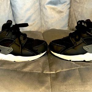 Nike Huarache toddler boys size 11